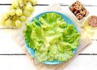 “Tiffany” salad with grapes and chicken breast Let’s prepare the following components for work